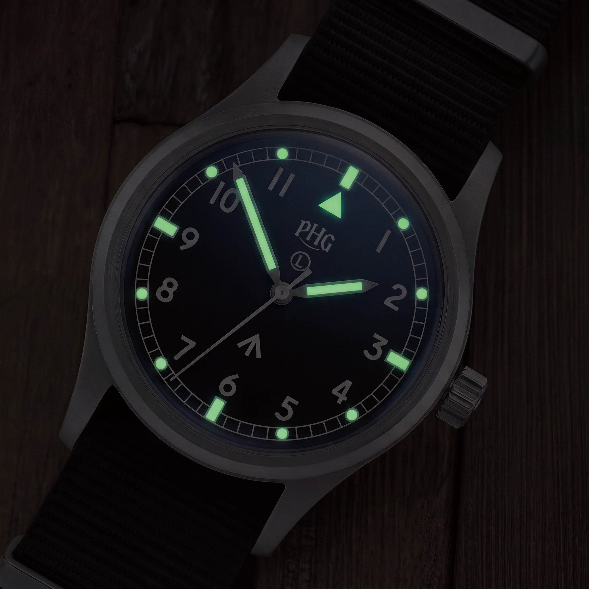 PHG W10‑1967 ヴィンテージミリタリーウォッチ 3 - Tropic Strap Vintage のレビューと価格